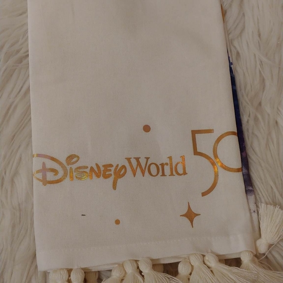 💝FIRM! NWT DISNEY PARKS WALT DISNEY WORLD 50TH ANNIVERSARY KITCHEN TOWEL - Picture 7 of 7